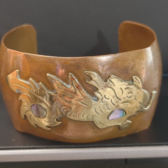 Dragon Mexican Copper Cuff Bracelet MCM Vintage Brass Dragon Abalone 1 Inch Wide - Picture 2 of 12
